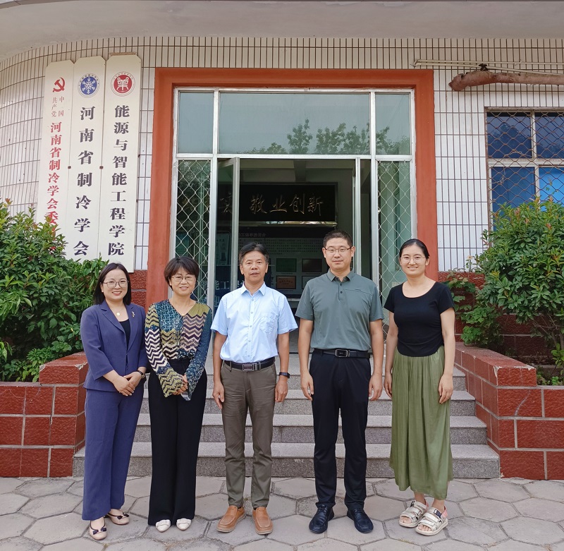 学会秘书处对产业在线表示欢迎 (2).jpg